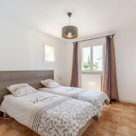 Les Galandos By Interhome Vila Saint Aygulf