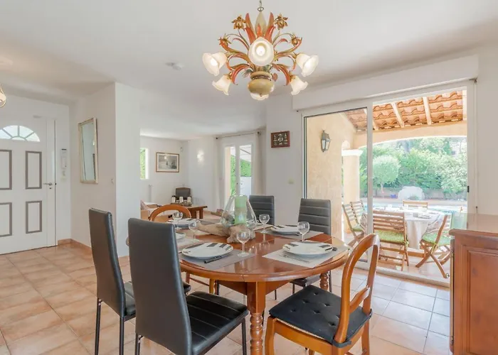 Les Galandos By Interhome Vila Saint Aygulf